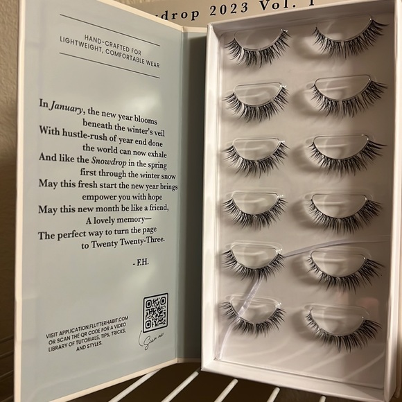 Flutter Habit Snowdrop (Black)-SOLD OUT ON WEBSITE! - Picture 4 of 4